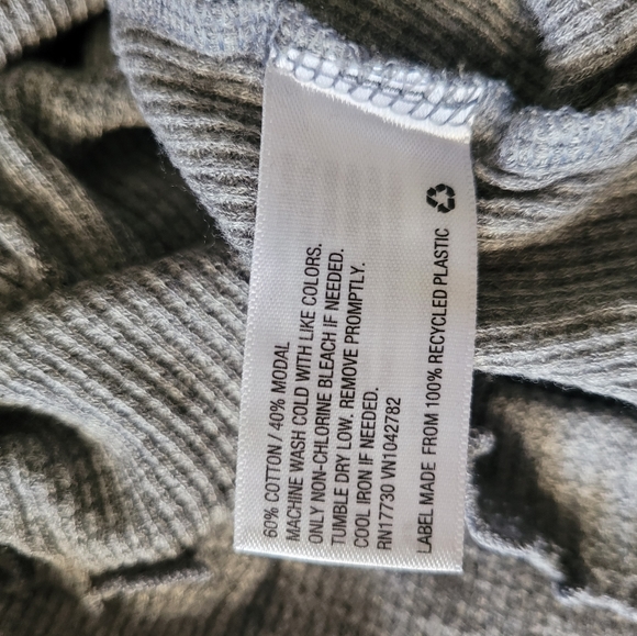 Colsie Grey Thermal Crop Top - Picture 4 of 5